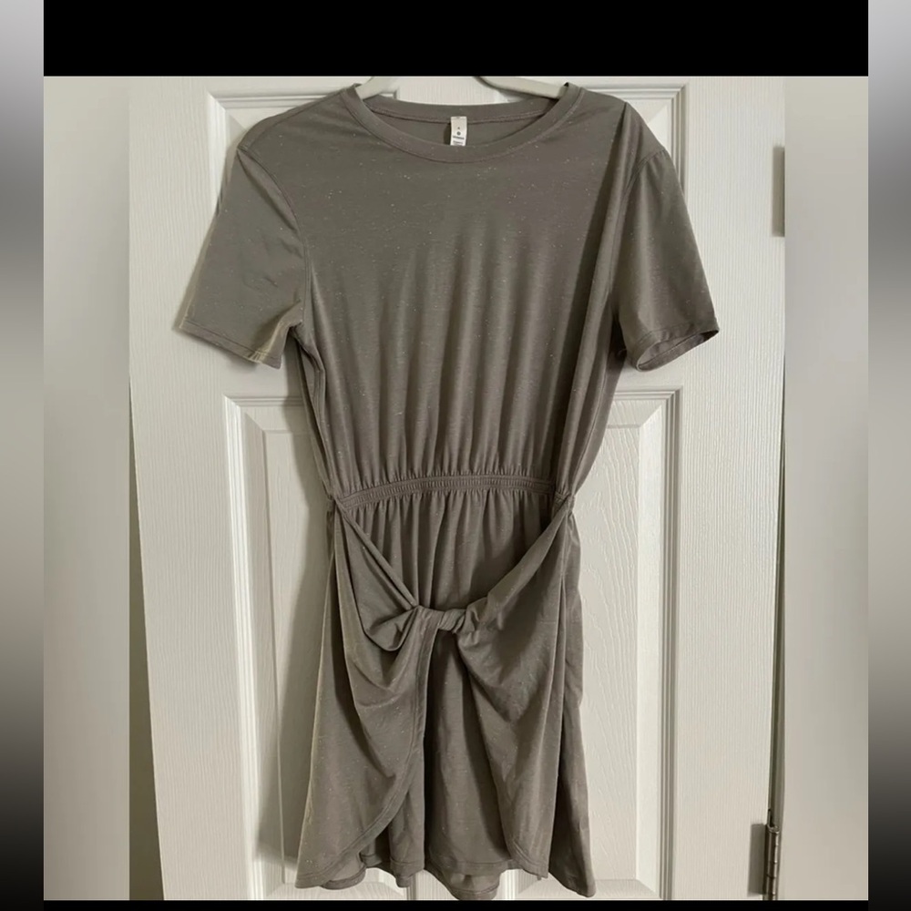 Lululemon Unwind Your Mind Dress
Dark Chrome / White
